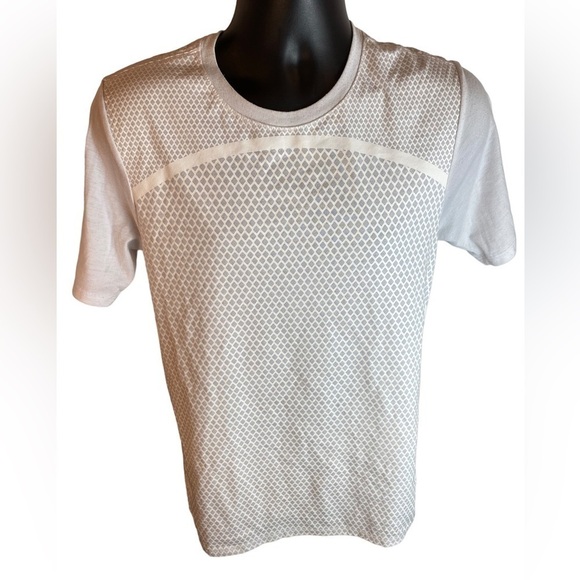 The Nike Tee Dri Fit White Short Sleeve Graphic Shirt Size Small - Picture 1 of 12